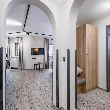 Lue - Adults Only オーバータウエルン