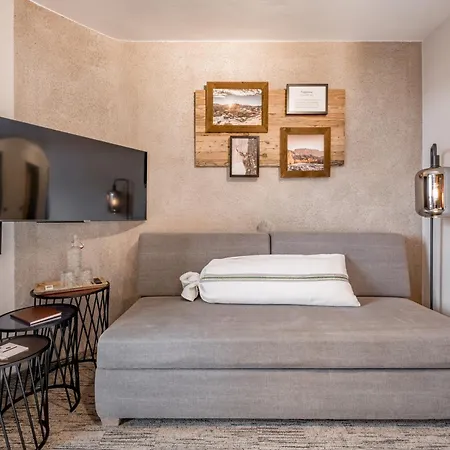 Lue - Adults Only 4* オーバータウエルン