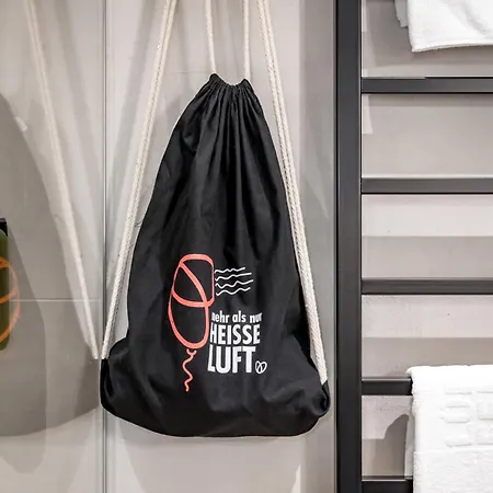 Lue - Adults Only オーバータウエルン