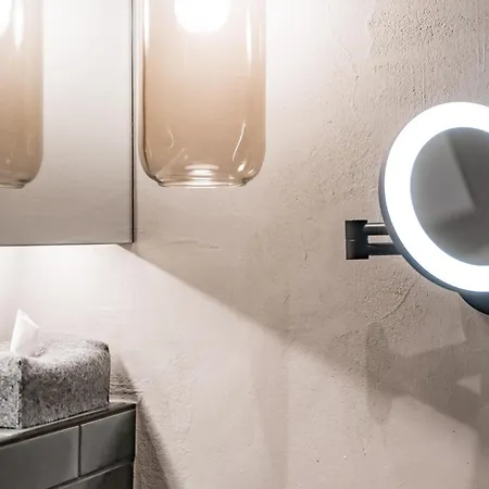 Lue - Adults Only オーバータウエルン