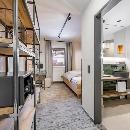 Lue - Adults Only אוברטאורן