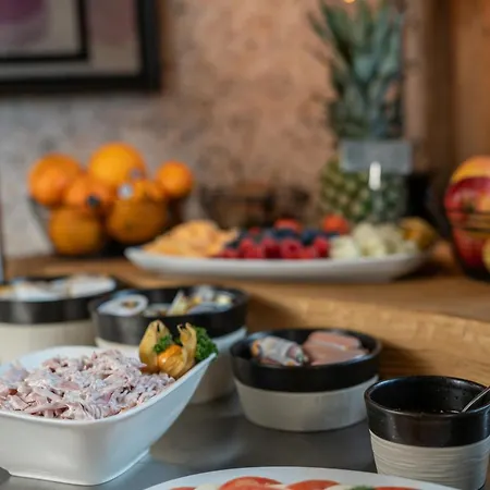 Lue - Adults Only 4*