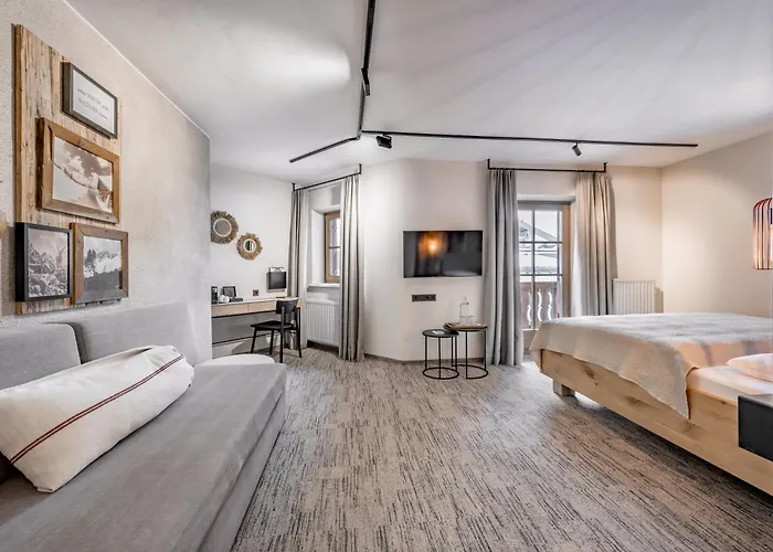 Lue - Adults Only 4*